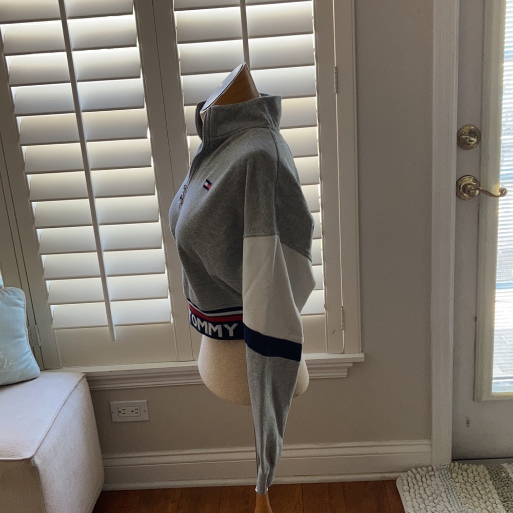 Tommy Hilfiger too - Picture 2 of 3